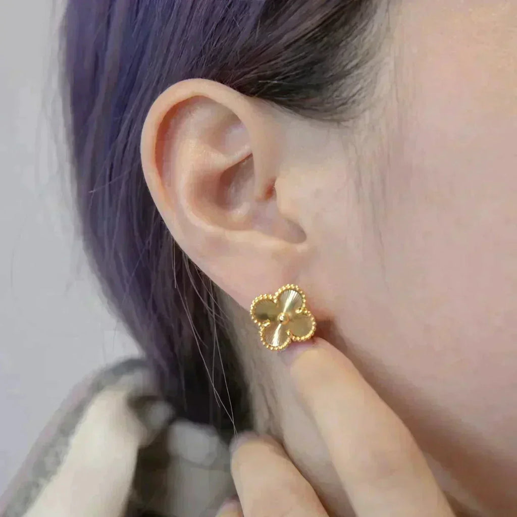 VCA CLOVER MEDIUM 1 MOTIFS LASER EARRINGS