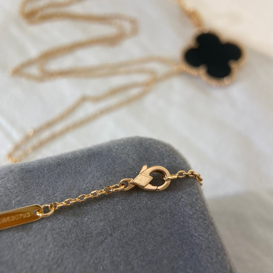 VCA CLOVER 25MM NECKLACE GOLD ONYX