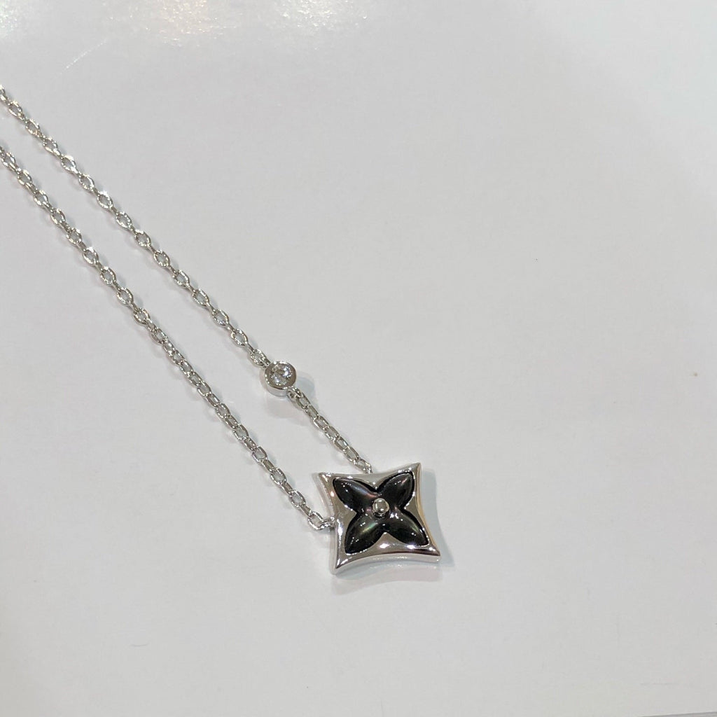 LOUIS VUITTON STAR BLACK MOP NECKLACE