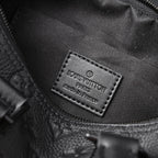 louis-vuitton-keepall-bandouliere-50-monogram-shadow-black-leather Handle