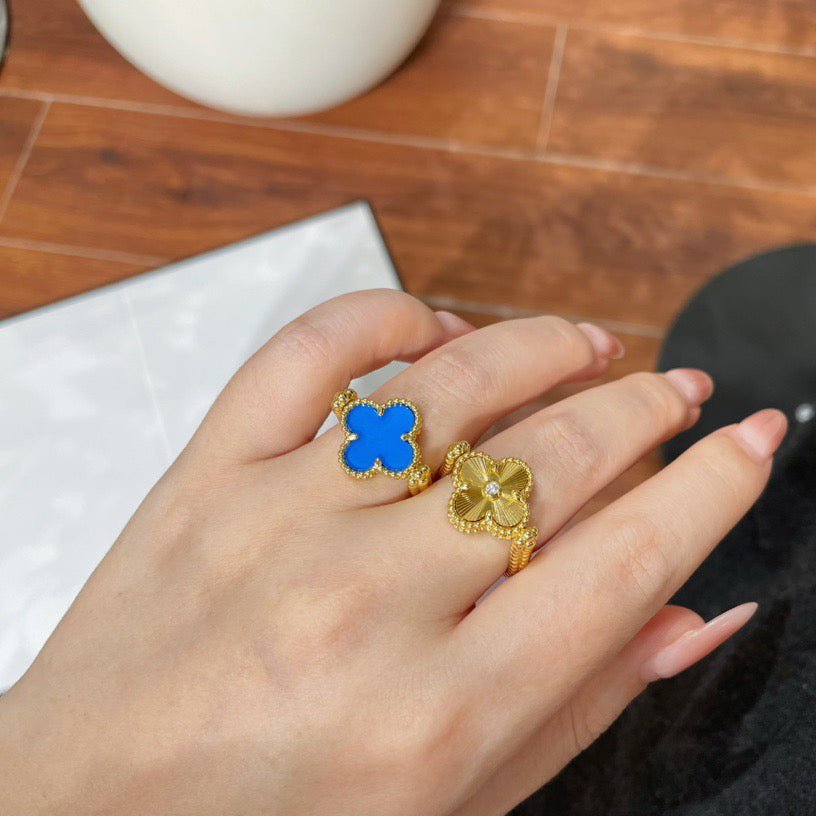 VCA CLOVER RIVERSIBLE BLUE AGATE RING