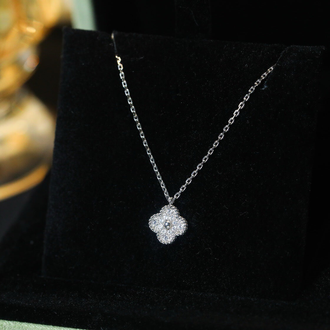 VCA CLOVER MINI 9.5MM PENDANT DIAMOND NECKLACE